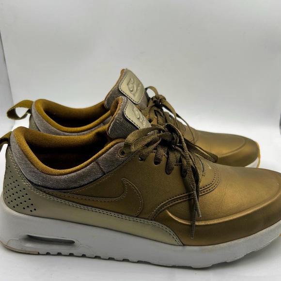 Nike Shoes - Mint condition Nike Air Max Thea Premium sneakers shoes size 8 women’s